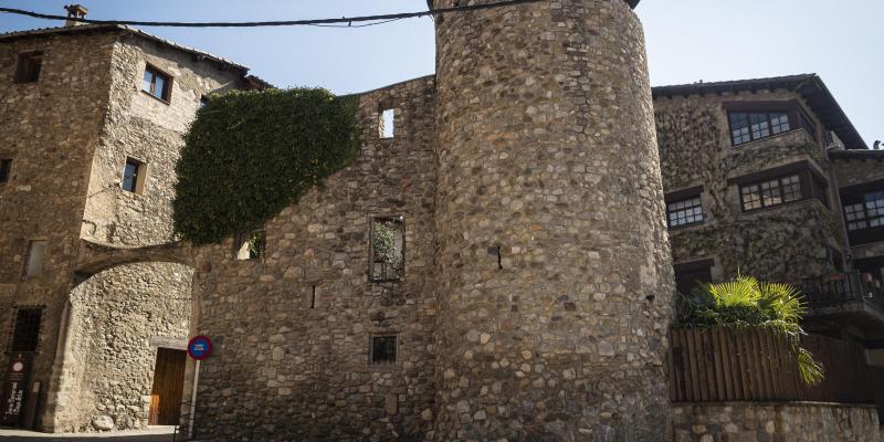 La Torre de la Portella conserva la muralla medieval de Bagà. FOTO: Anna E. Puig