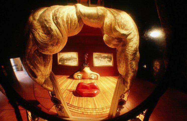 Cara de Mae West amb perruca de Llongueras