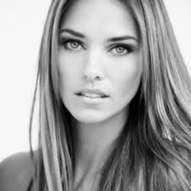 Helen Lindes