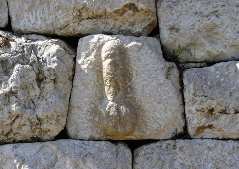 El penis esculpit d'Emp?ries