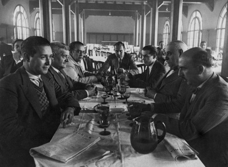 Alguns dels participants en la redacció de l'Estatut de Núria a la mateixa vall el juny de 1931. Alguns dels participants en la redacció de l'Estatut de Núria a la mateixa vall el juny de 1931.