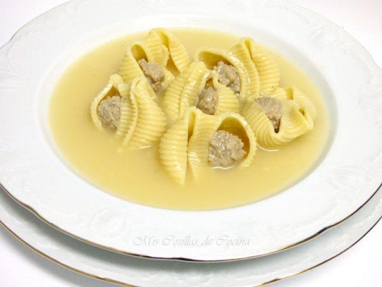 Sopa de galets farcits