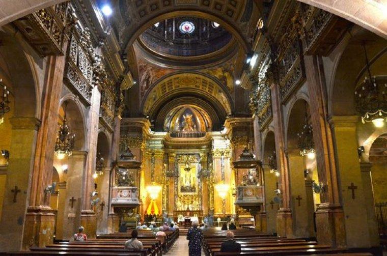 Interior de la basílica de la Mercè