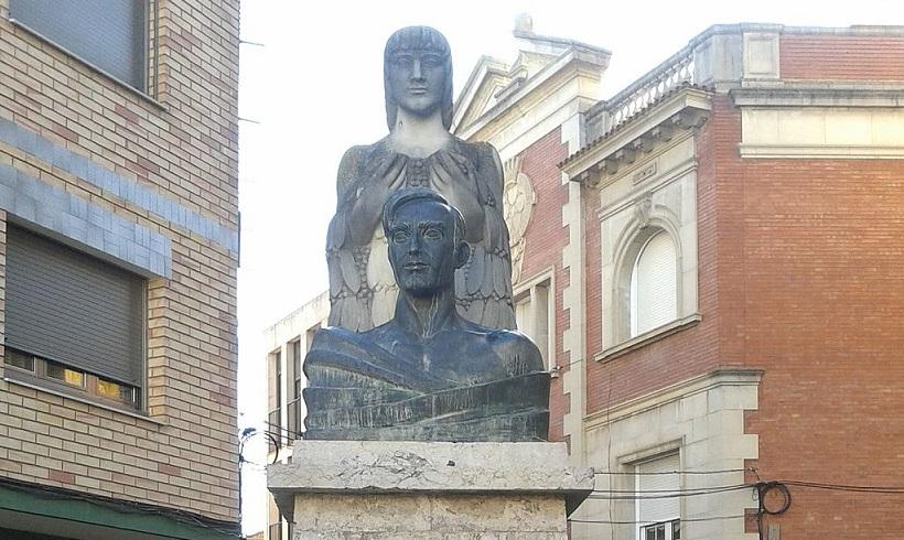 Monument a Julio Antonio a Móra d'Ebre Monument a Julio Antonio a Móra d'Ebre