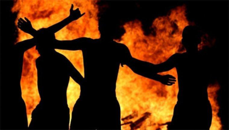 Rituals de la nit de Sant Joan Rituals de la nit de Sant Joan