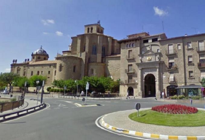 Solsona ofereix un ric patrimoni al visitant. Solsona ofereix un ric patrimoni al visitant.