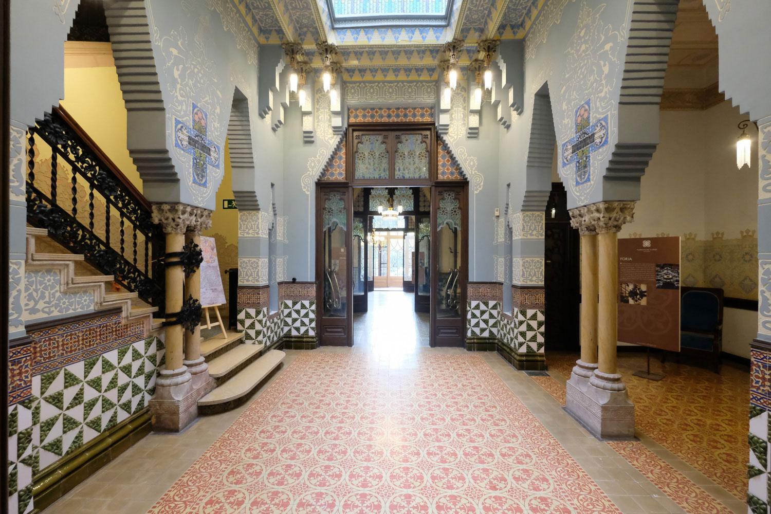 La Casa Coll i Regàs és un dels imperdibles de Mataró La Casa Coll i Regàs és un dels imperdibles de Mataró