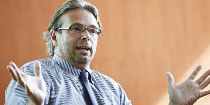 Ernest Benach. Ernest Benach.