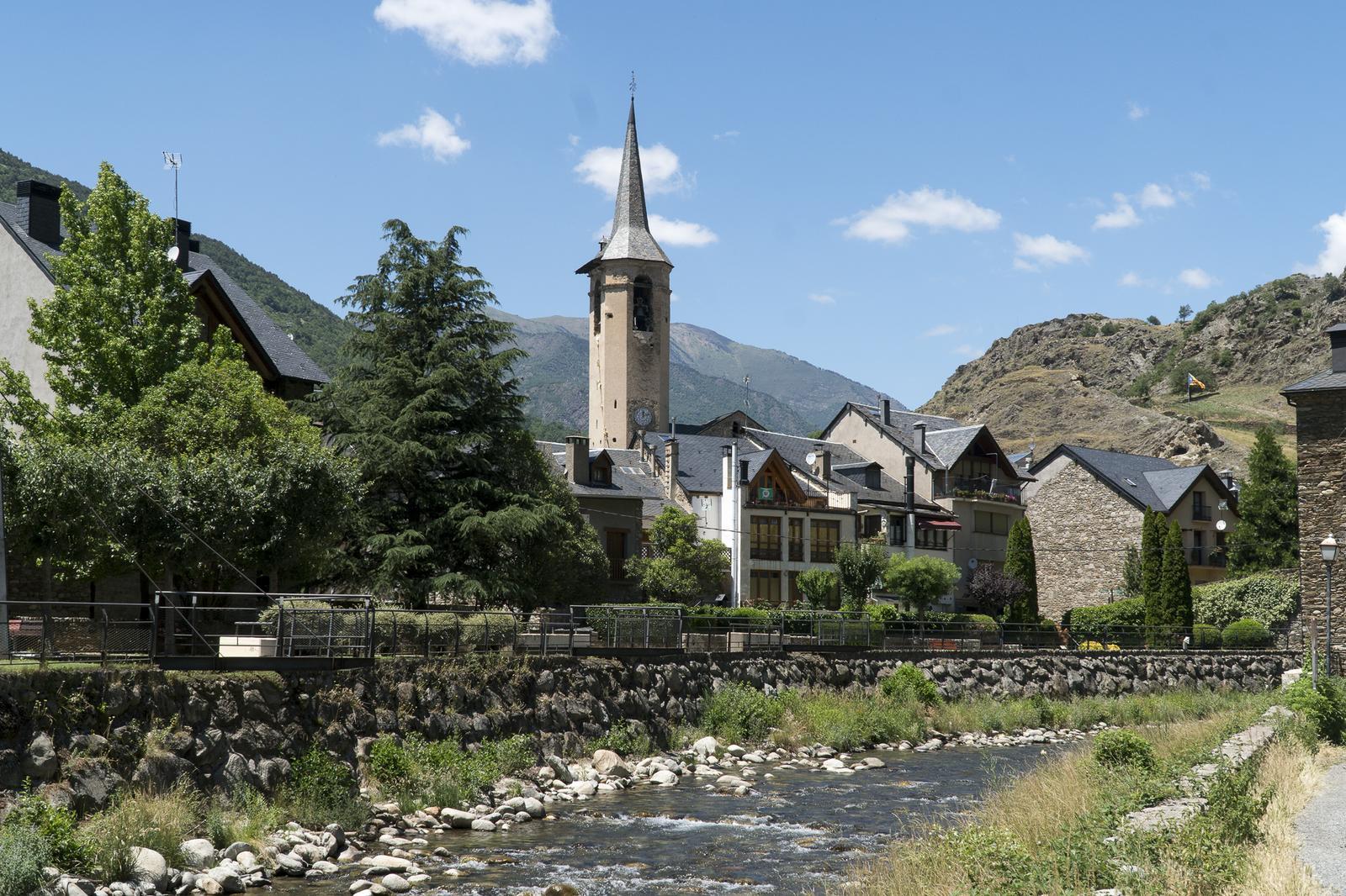 Esterri d'Àneu des de la Noguera Pallaresa