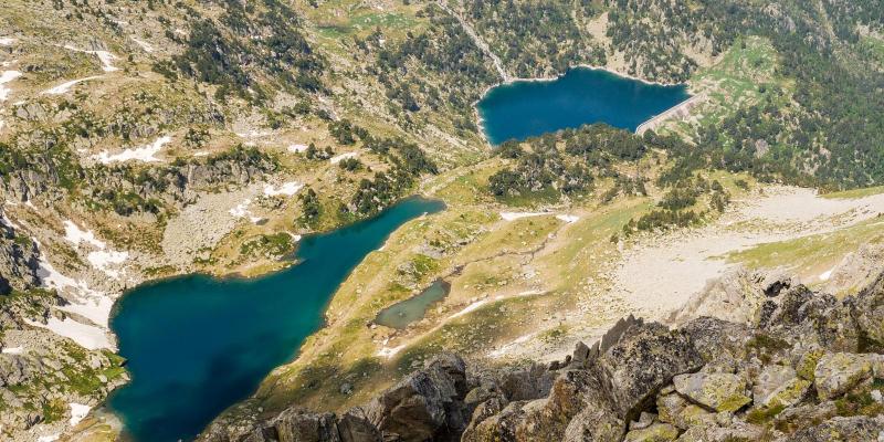 Naut Aran. Era Restanca i estanh deth Cap deth Pòrt vistos des del Montardo Naut Aran. Era Restanca i estanh deth Cap deth Pòrt vistos des del Montardo