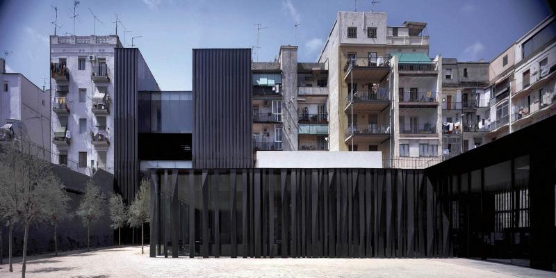 Biblioteca Sant Antoni Joan Oliver i casal d'avis. FOTO: Catalunya - Palau Robert