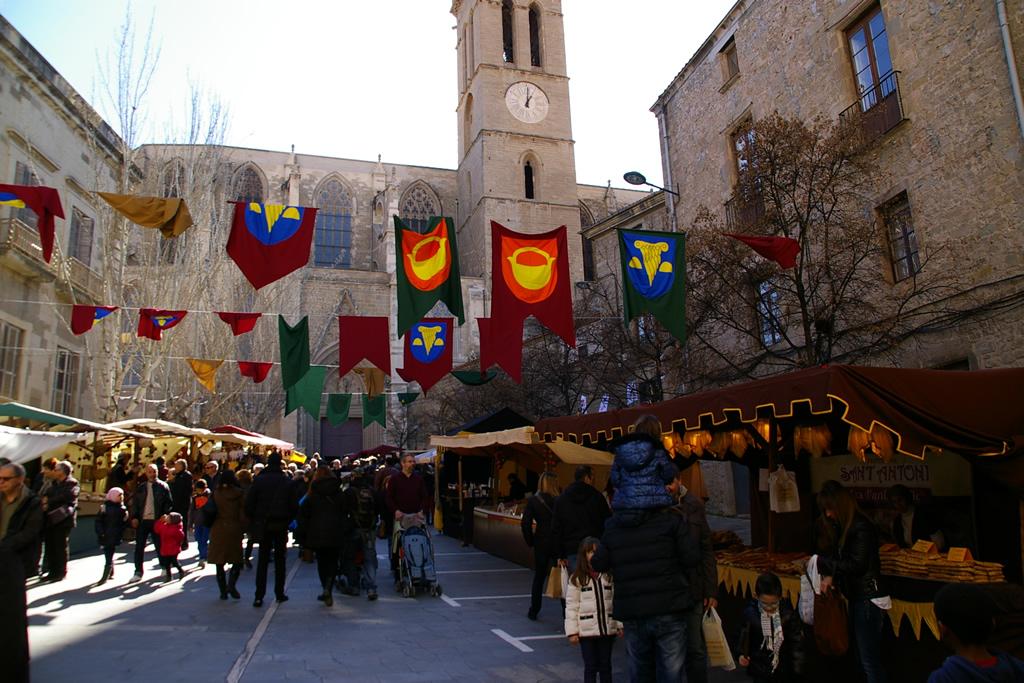 La Fira de l'Aixada se celebra en el marc de la Festa de la Llum a Manresa La Fira de l'Aixada se celebra en el marc de la Festa de la Llum a Manresa