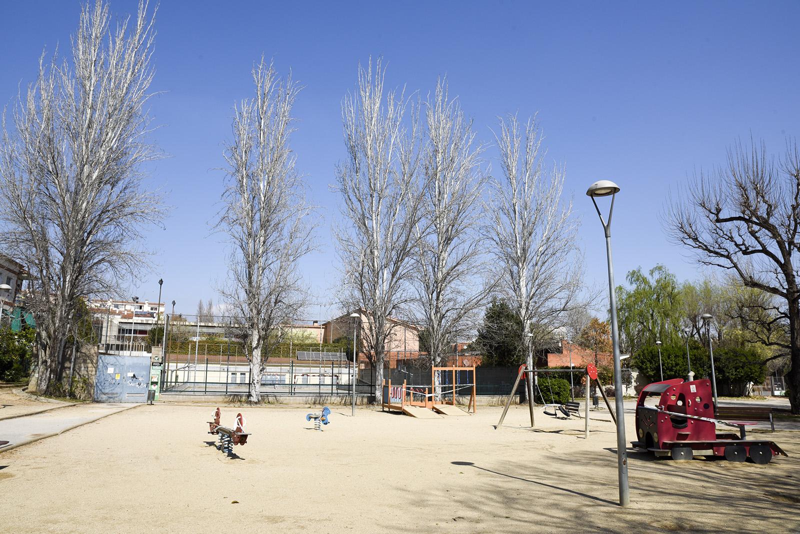 Pati escolar tancat. FOTO: Bernat Millet