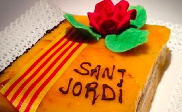 El pastís de Sant Jordi té forma de llibre