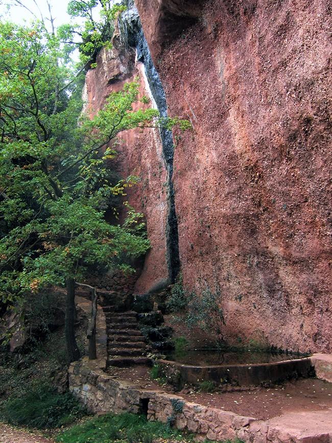 Cascada de la Pena. FOTO: Catalunya-Palau Robert Cascada de la Pena. FOTO: Catalunya-Palau Robert