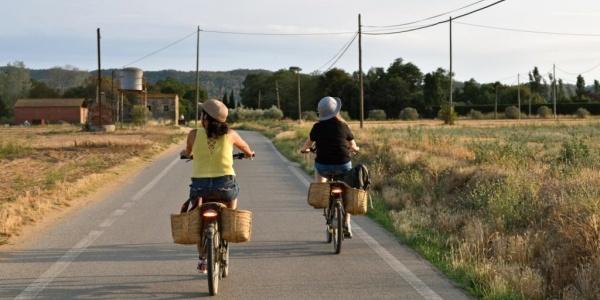 Una de las opciones és hacer una salida en burricleta Una de las opciones és hacer una salida en burricleta
