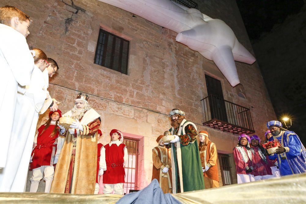 Els Reis d'Orient en una visita a Sant Cugat Els Reis d'Orient en una visita a Sant Cugat