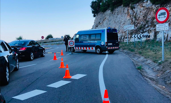 Es mantè el confinament comarcal. FOTO: @mossos