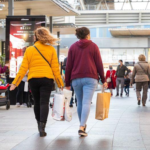 Las medidas cambian en los centros comerciales. FOTO: Facebook CCsplau