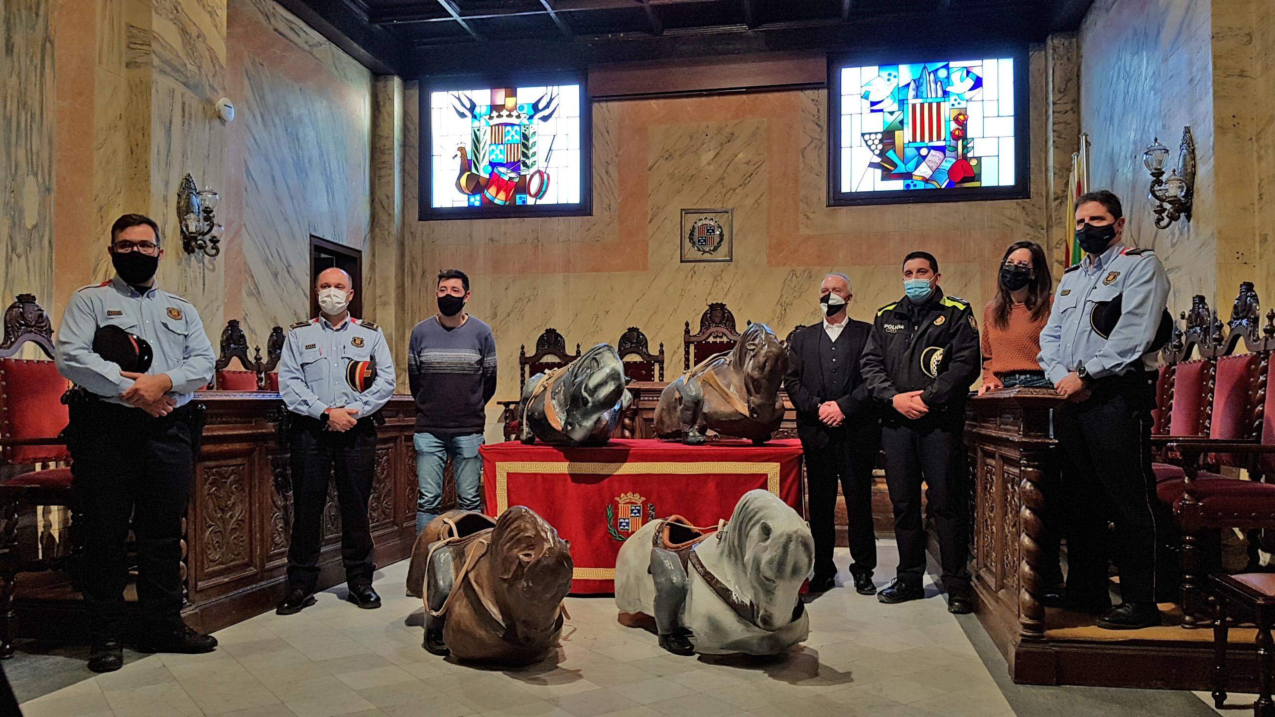 Entrega de las cuatro rèplicas de los caballetes de La Patum. FOTO: @ajuntamentberga Entrega de las cuatro rèplicas de los caballetes de La Patum. FOTO: @ajuntamentberga