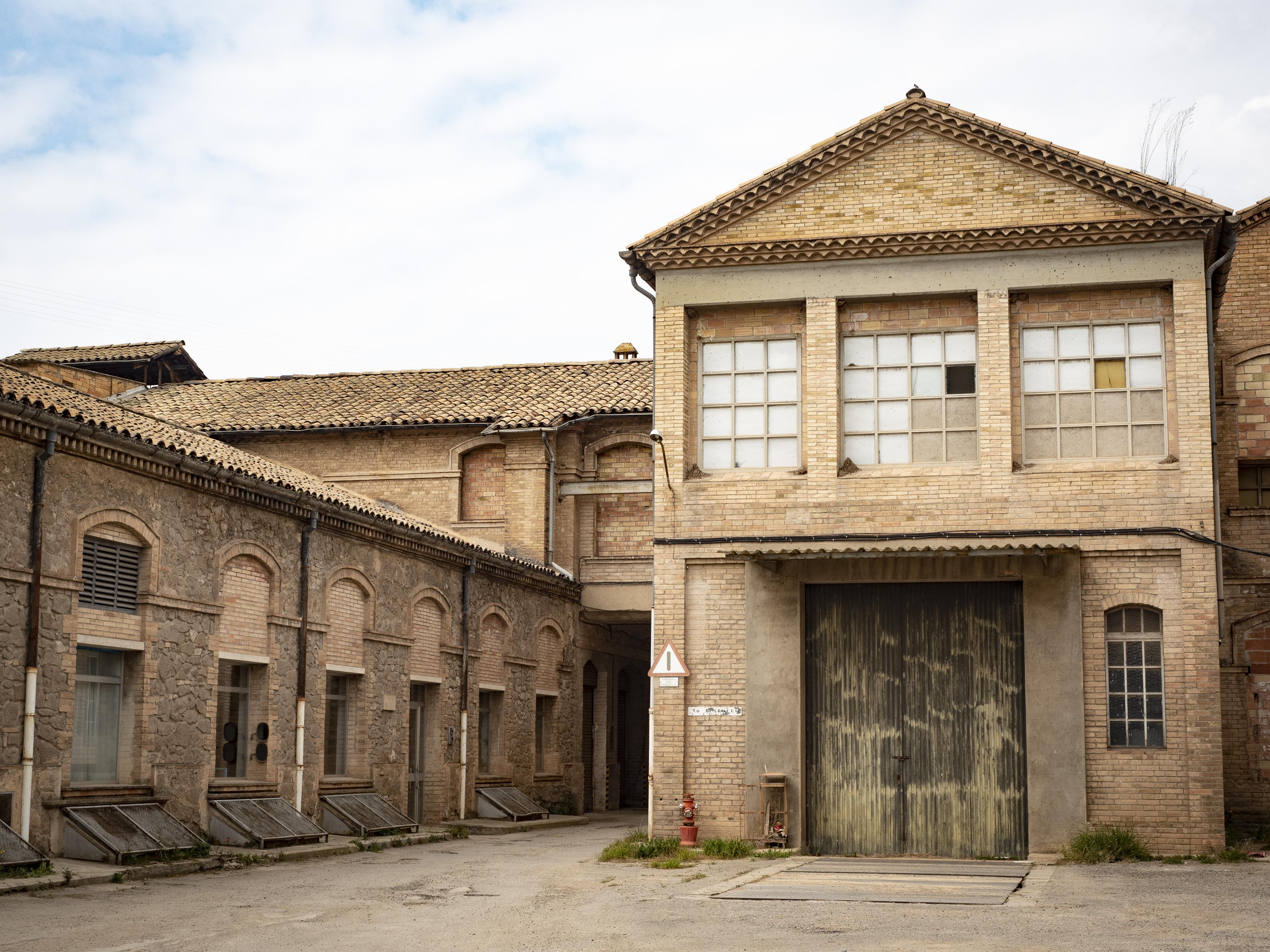 Edifici d'una colònia. FOTO: Anna E. Puig