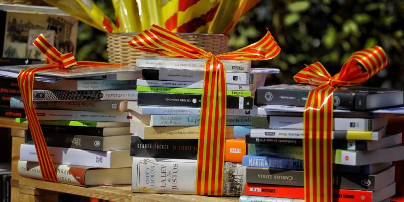 Per Sant Jordi, llibres per a tots i totes Per Sant Jordi, llibres per a tots i totes