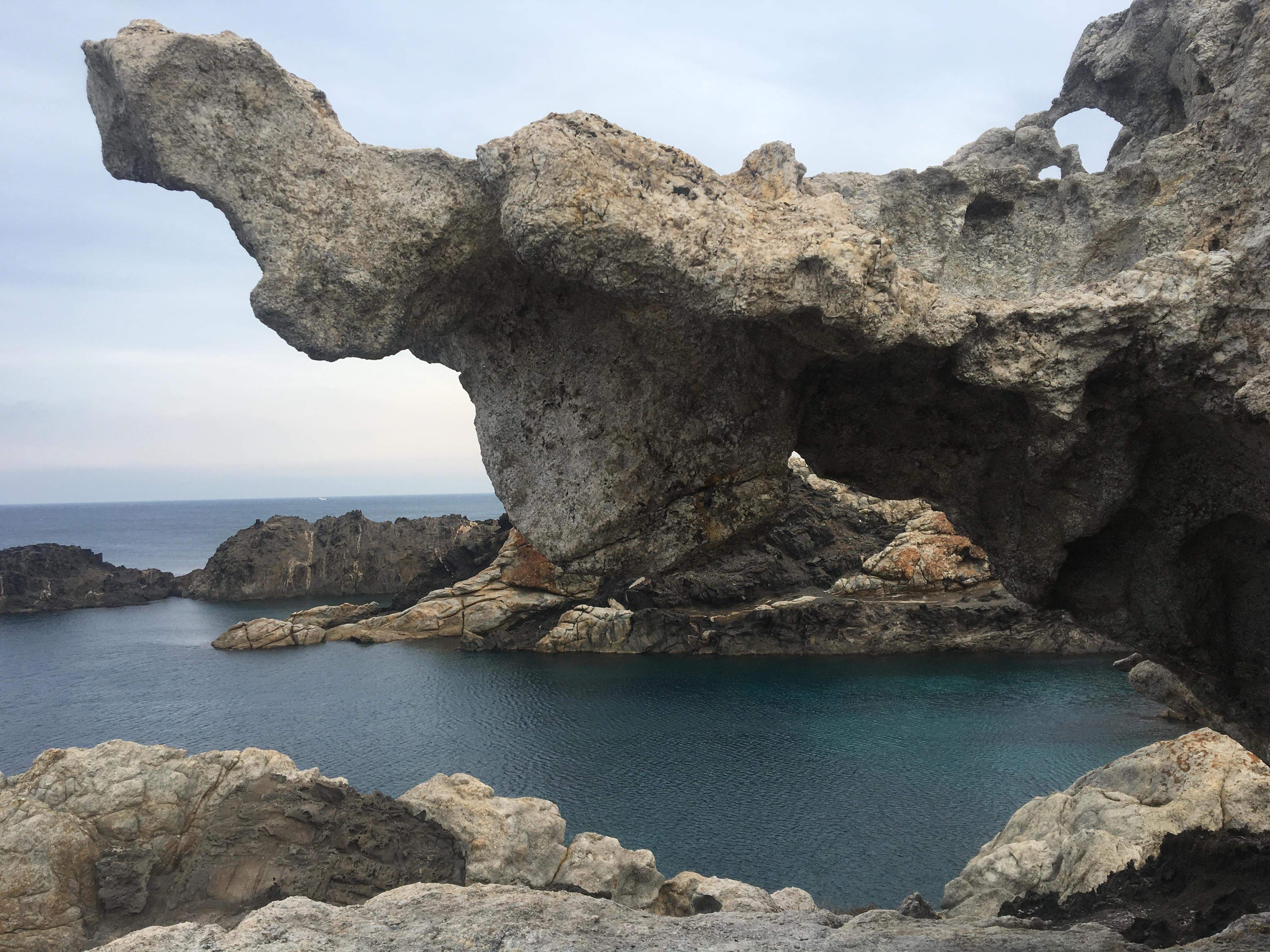 El Paraje de Tudela se encuentra dentro de Parque Natural del Cabo de Cruces. El paraje de Tudela acontece la culminación de este paisaje mágico, casi lunar, de "geología pura". FOTO: Sandra Obispo
