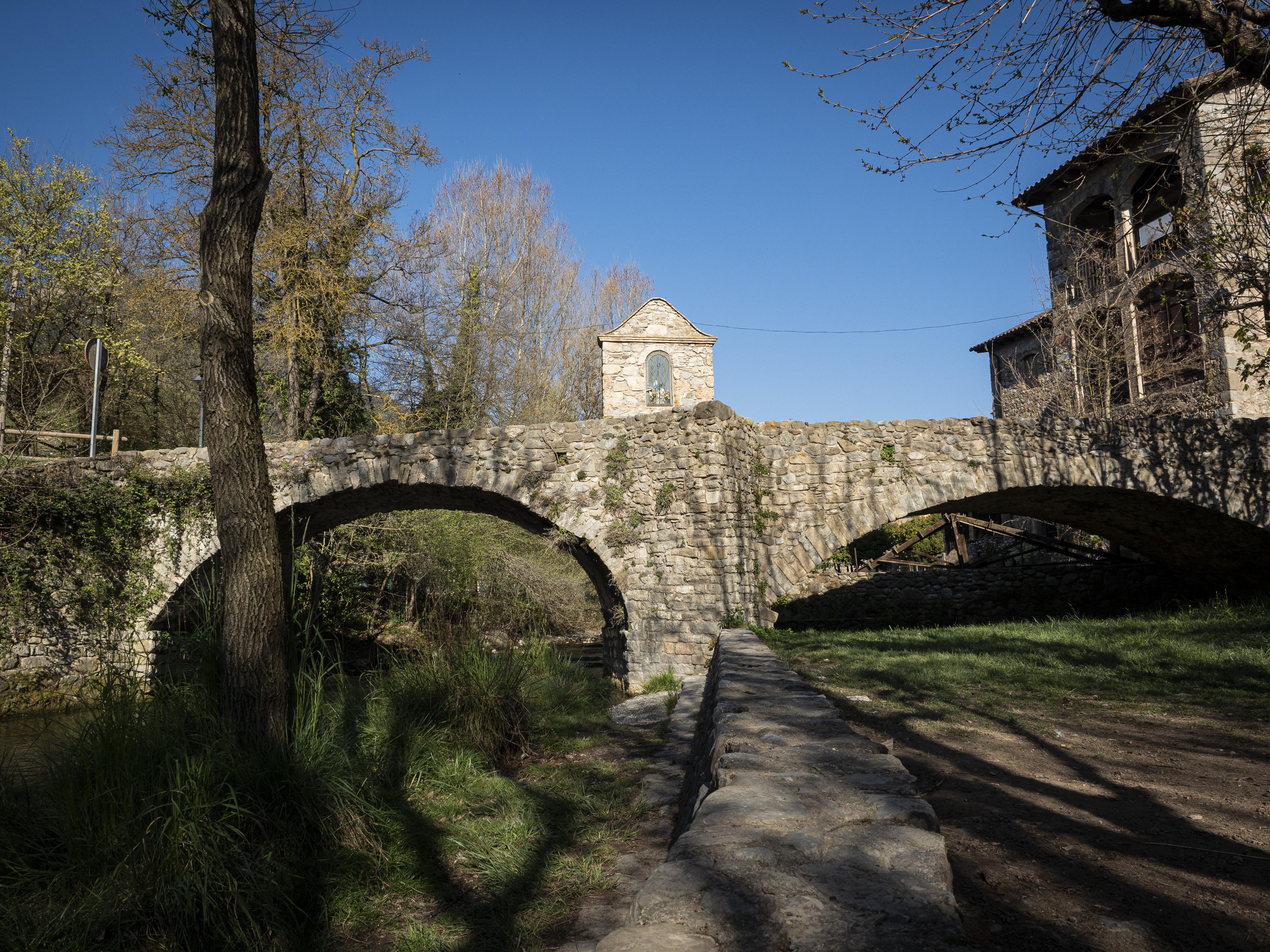 El Pont de la Vila, d'origen romànic. FOTO: Anna E. Puig