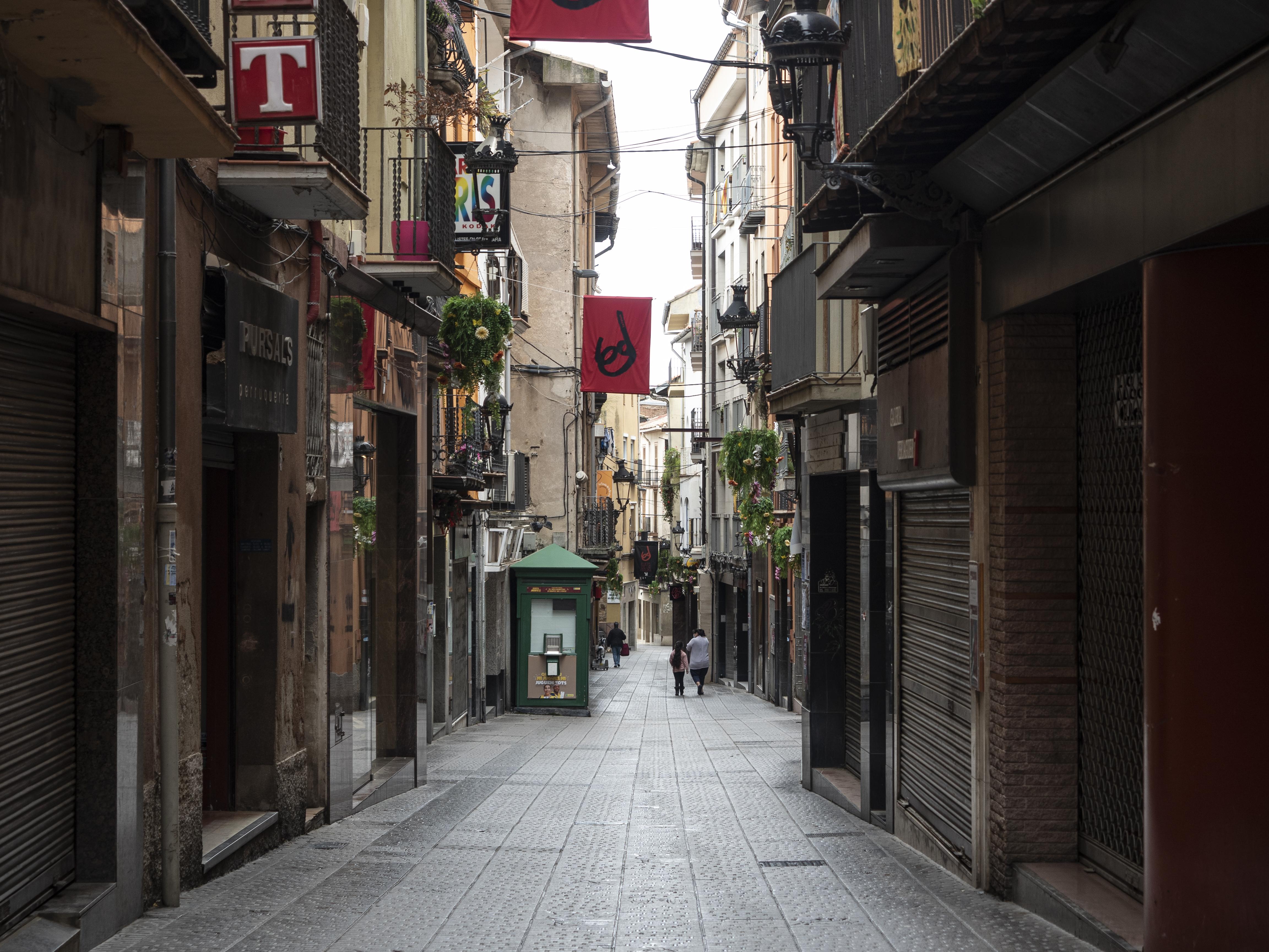 Ella s'ho pensa, carrer Major de Berga. FOTO: Anna E. Puig