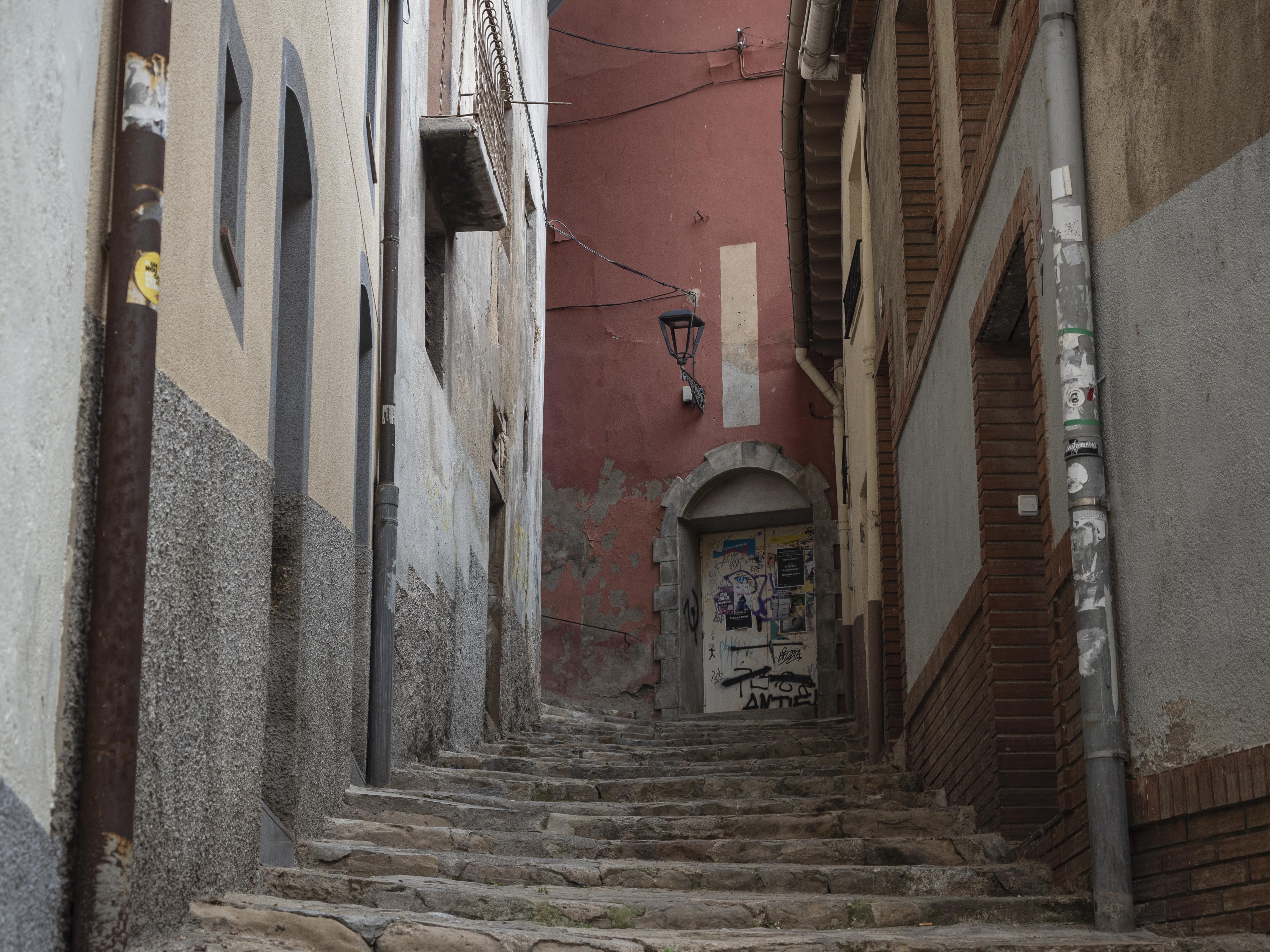 La baixada de la Ribera, el camí que porta els Plens des dels vestidors fins a la Plaça de Sant Pere. FOTO: Anna E. Puig