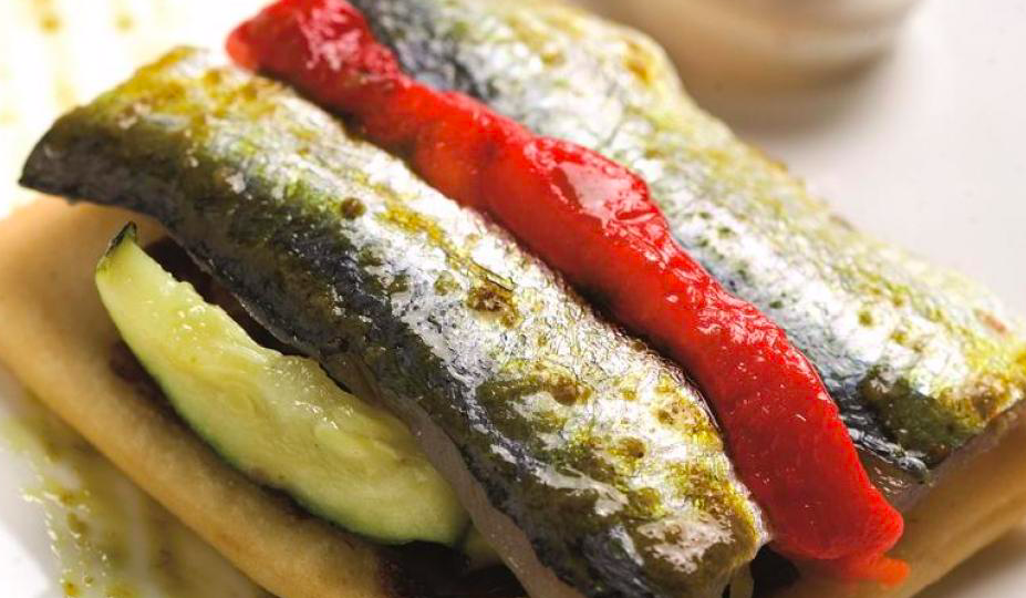 Coca de sardines amb verdures Coca de sardines amb verdures