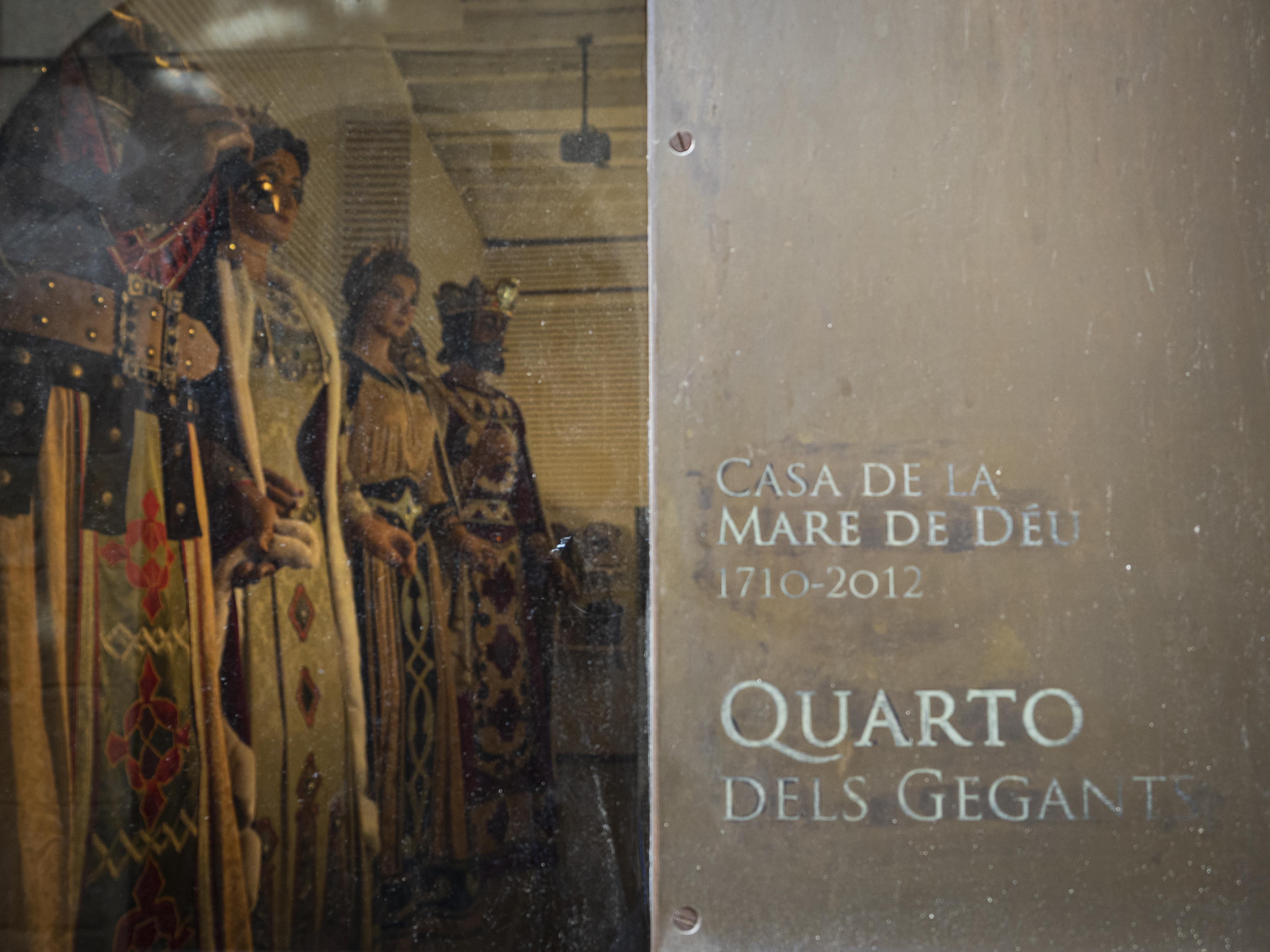 Al Carrer de Sant Llorenç, 37, hi trobem el Quarto dels Gegants. FOTO: Anna E. Puig