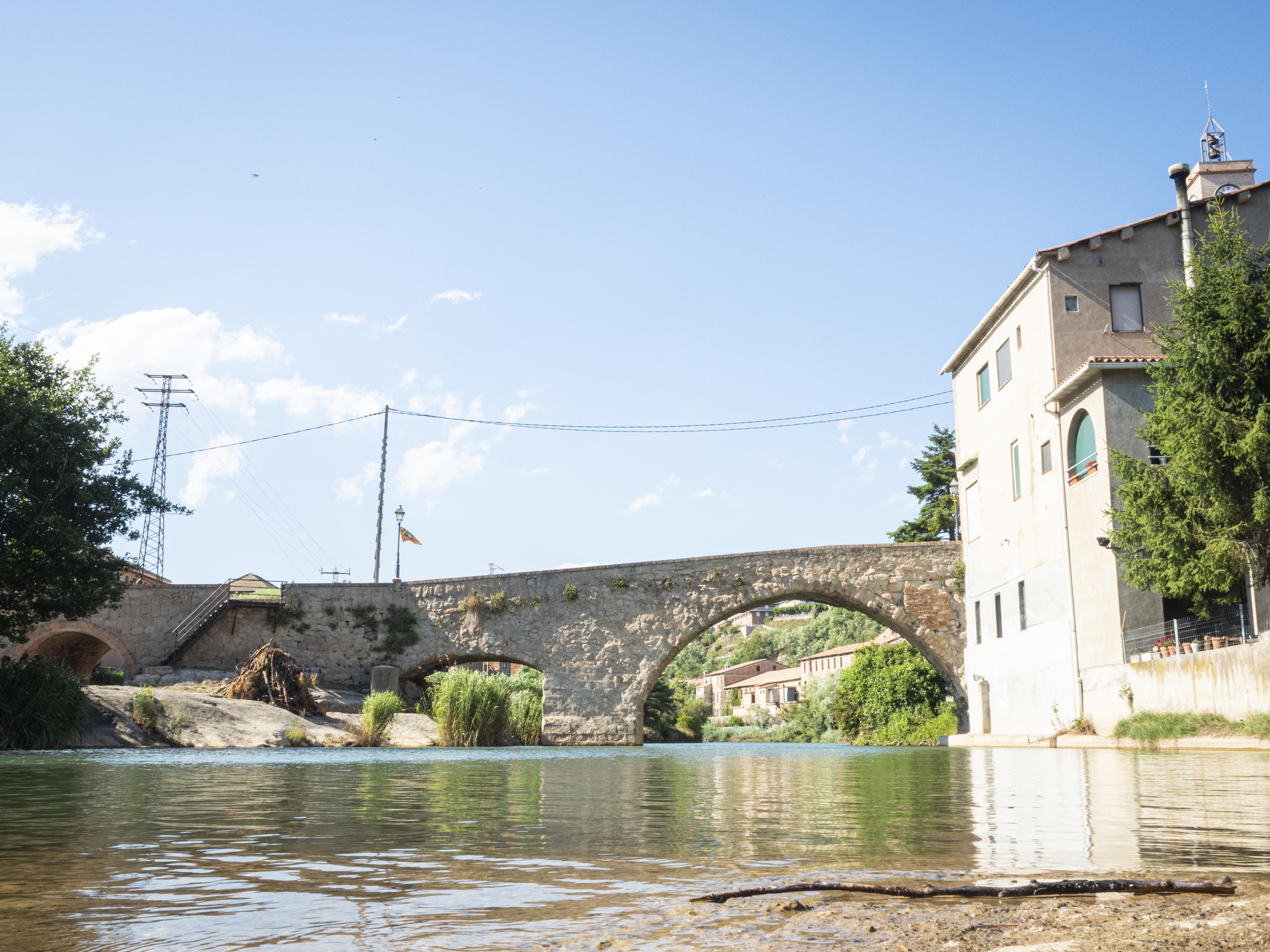 El pont vell de Gironella. FOTO: Anna E. Puig