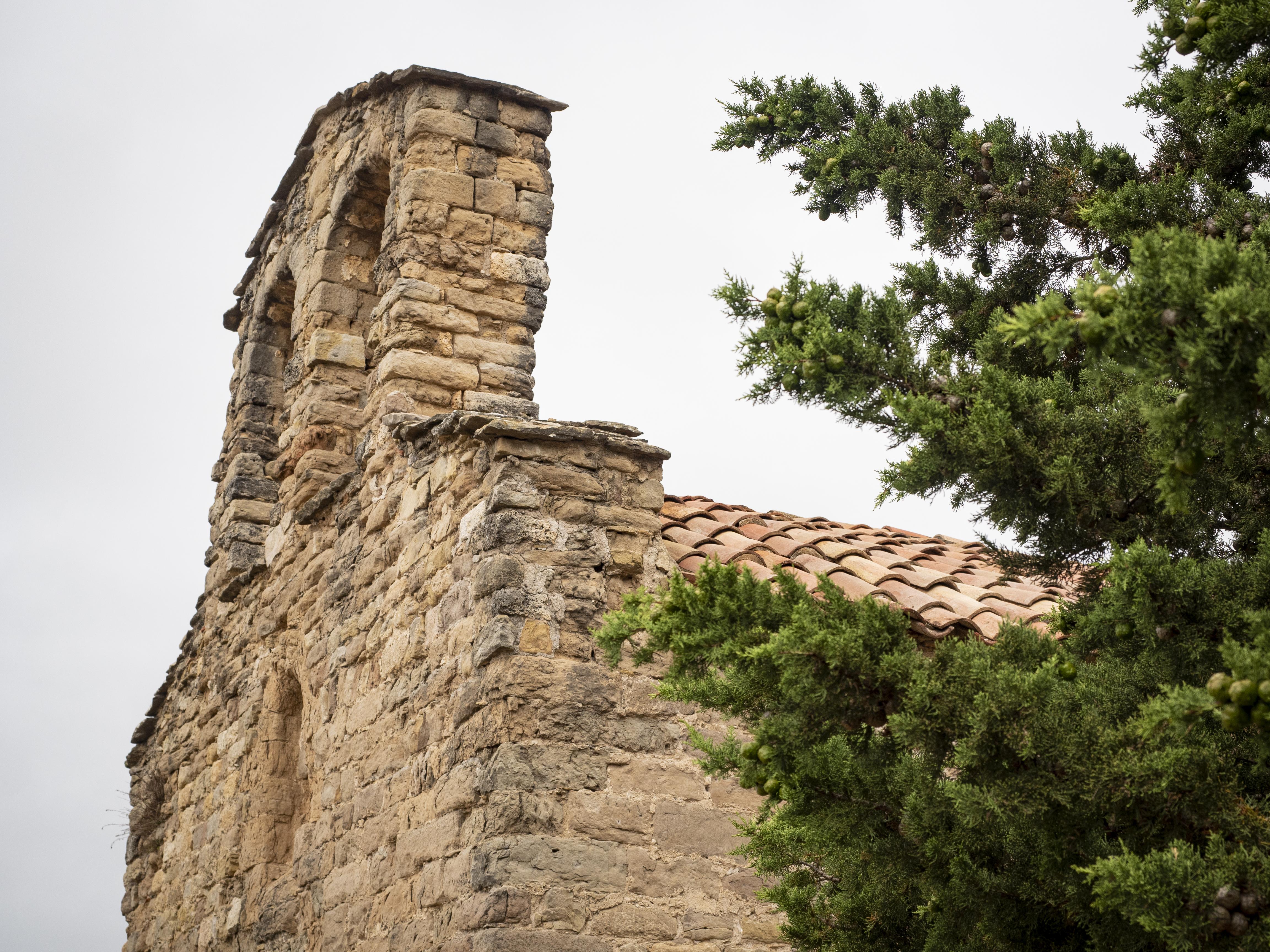 El campanar de Santa Maria d'Avià. FOTO: Anna E. Puig