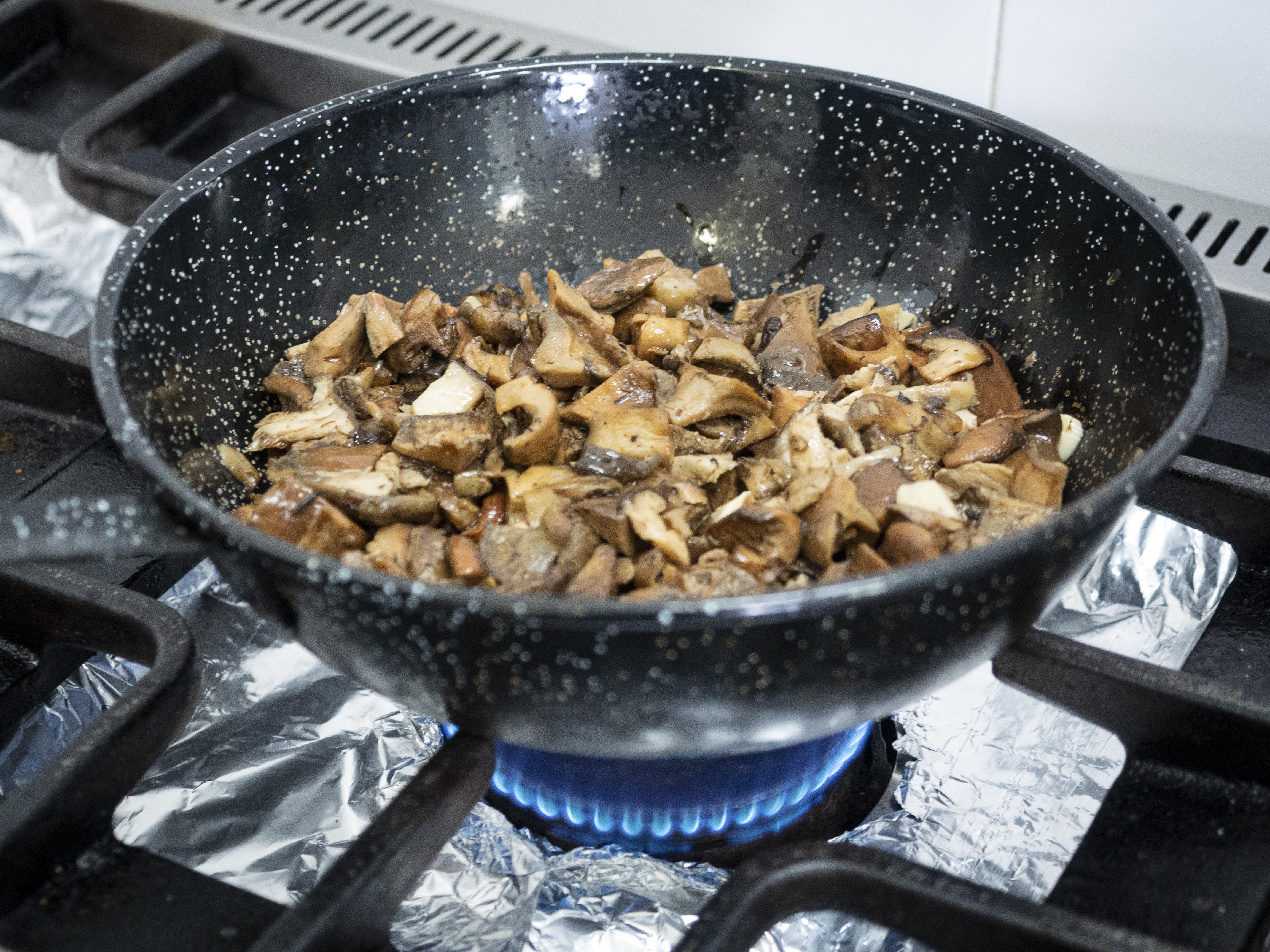 Les olles all foc de Cal Travé, un dels restaurants adherits a la Cuina del bolet del Berguedà. FOTO: Anna E. Puig