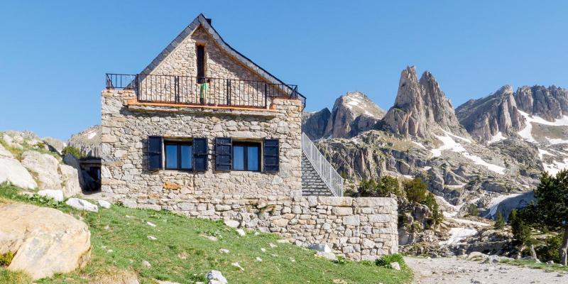 Refugi d'Amitges. FOTO: Catalunya-Palau Robert Refugi d'Amitges. FOTO: Catalunya-Palau Robert