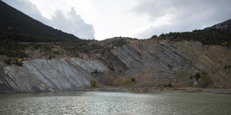 El llac de Tumí, un llac artificial com a conseqüència de l'activitat minera de la zona. FOTO: Anna E. Puig