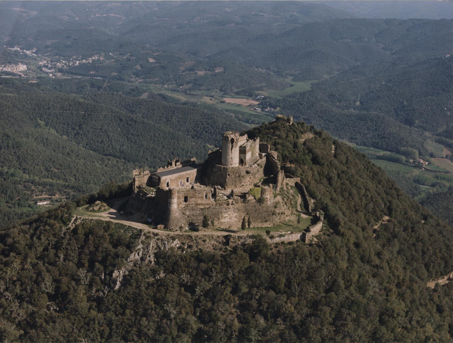 Vista general del castell de Montsoriu