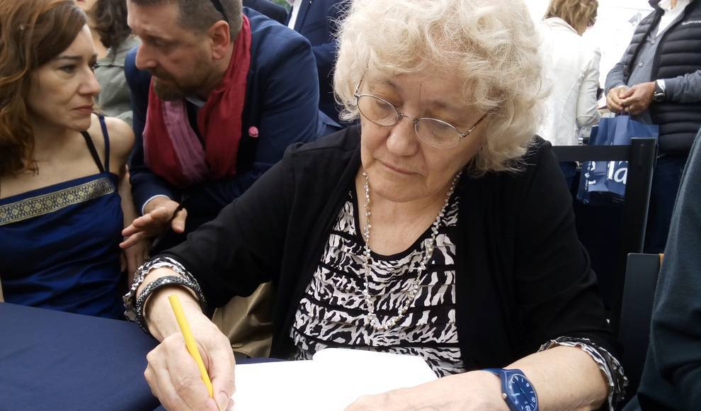 Isabel Clara Simó Isabel Clara Simó