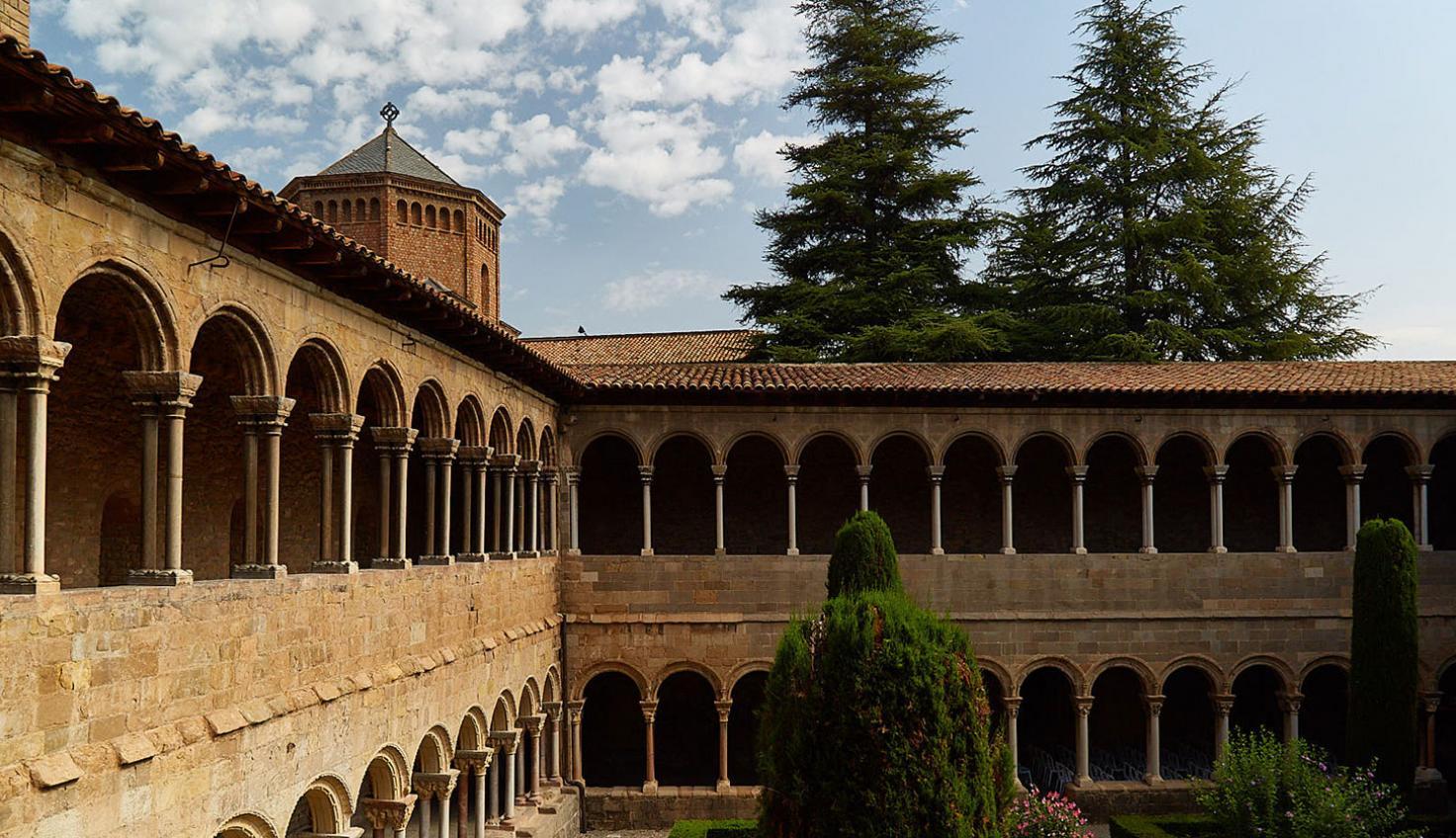 Claustro de Santa Maria de Ripoll Claustro de Santa Maria de Ripoll