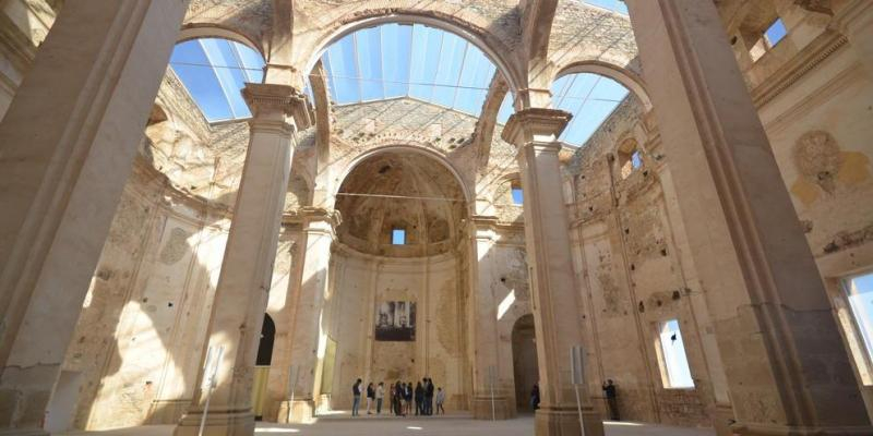 Interior de l'església del Poble Vell de Corbera d'Ebre