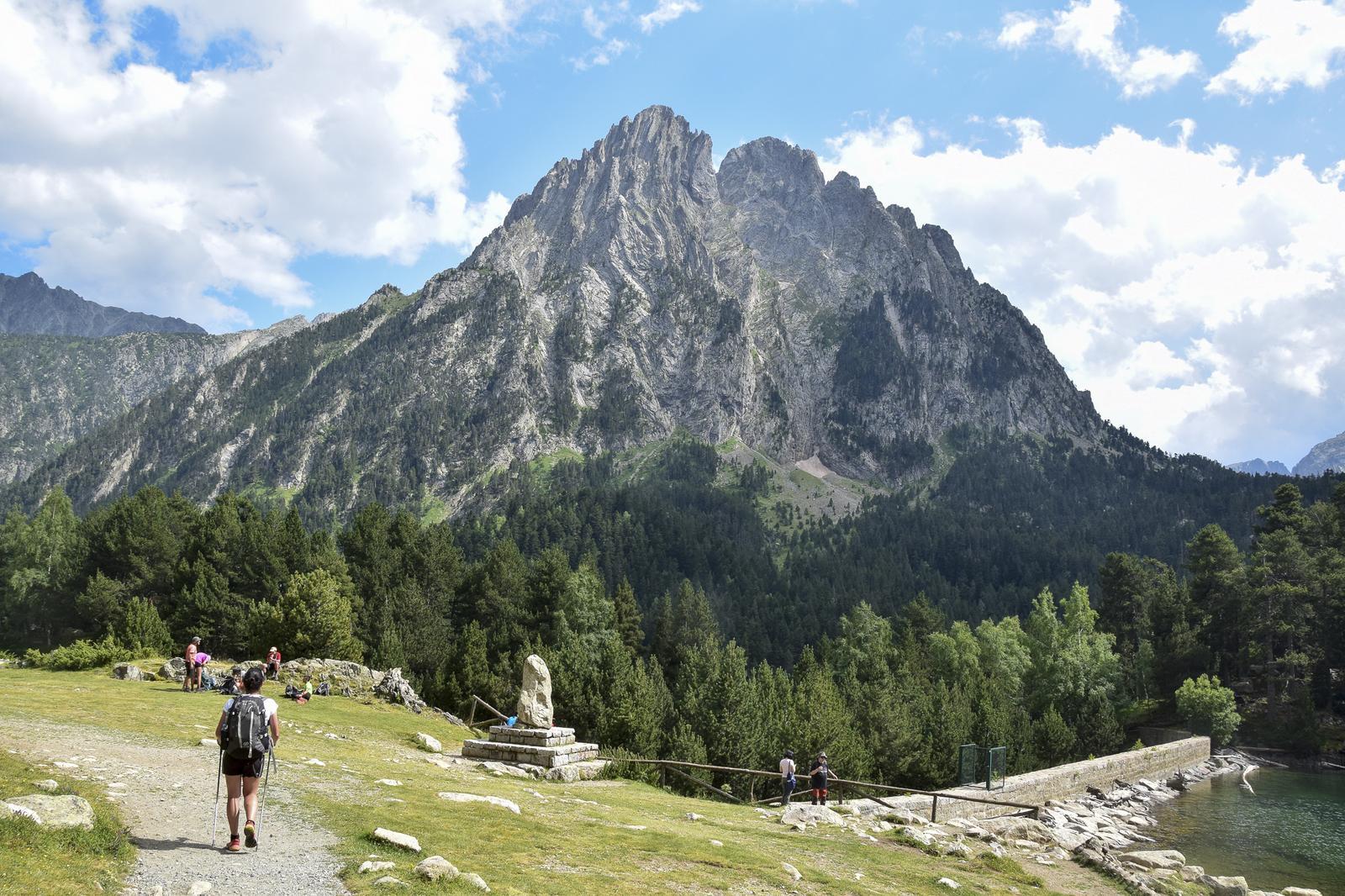 Els Encantats des de l'estany de Sant Maurici. FOTO: Catalunya - Palau Robert