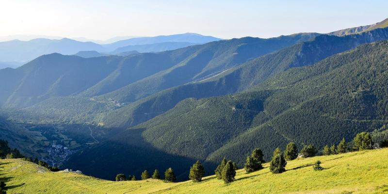 Vall de l'Escrita pujant al Pinetó. FOTO: Catalunya - Palau Robert Vall de l'Escrita pujant al Pinetó. FOTO: Catalunya - Palau Robert