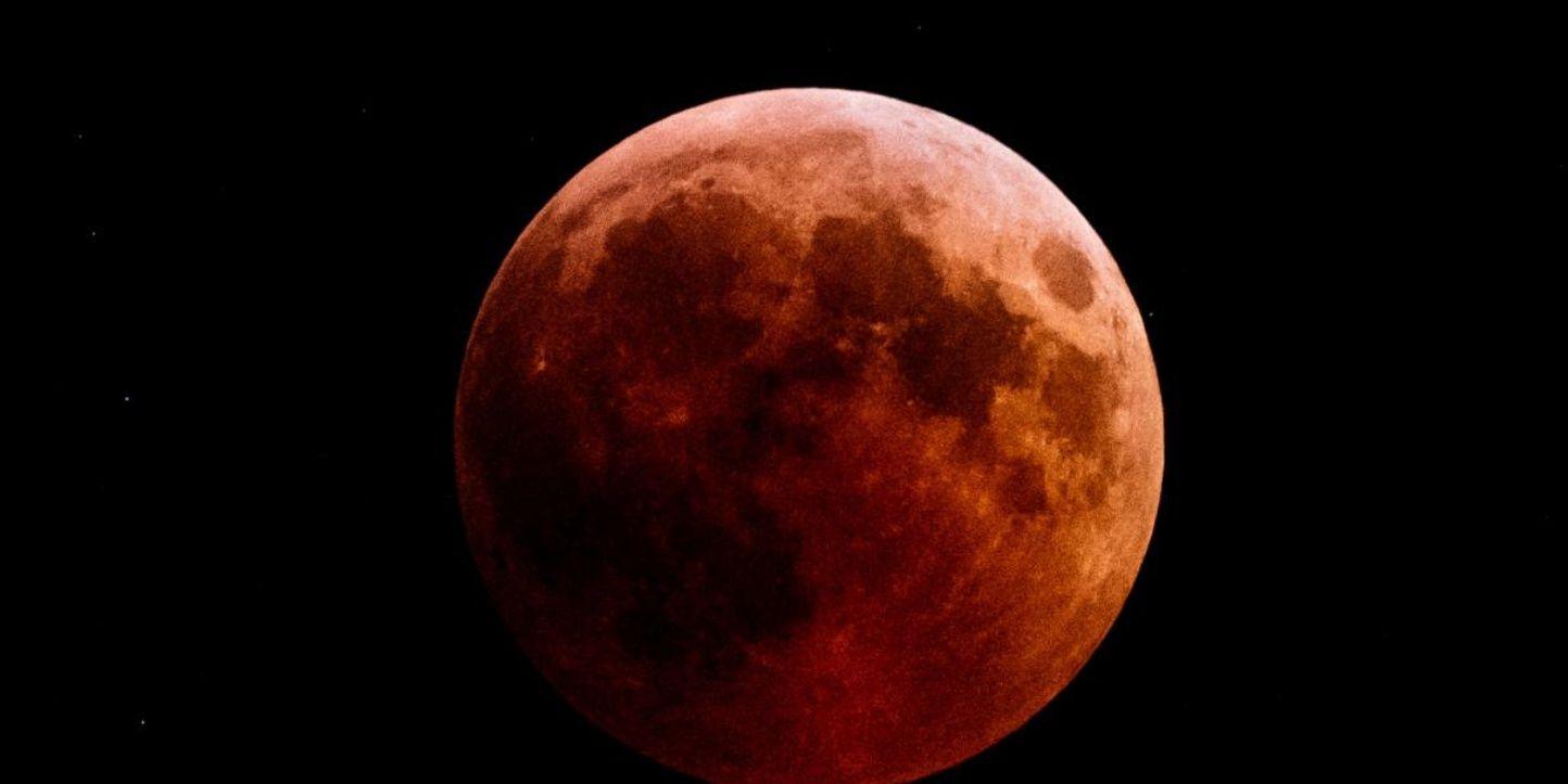 Dia 16 de maig hi ha eclipsi total de Lluna Dia 16 de maig hi ha eclipsi total de Lluna
