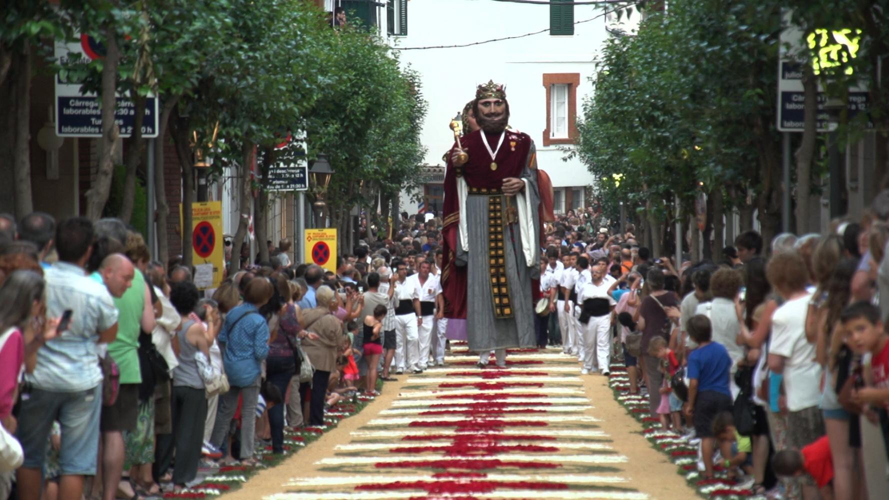 Les catifes de flors són una tradició arrelada per Corpus Les catifes de flors són una tradició arrelada per Corpus