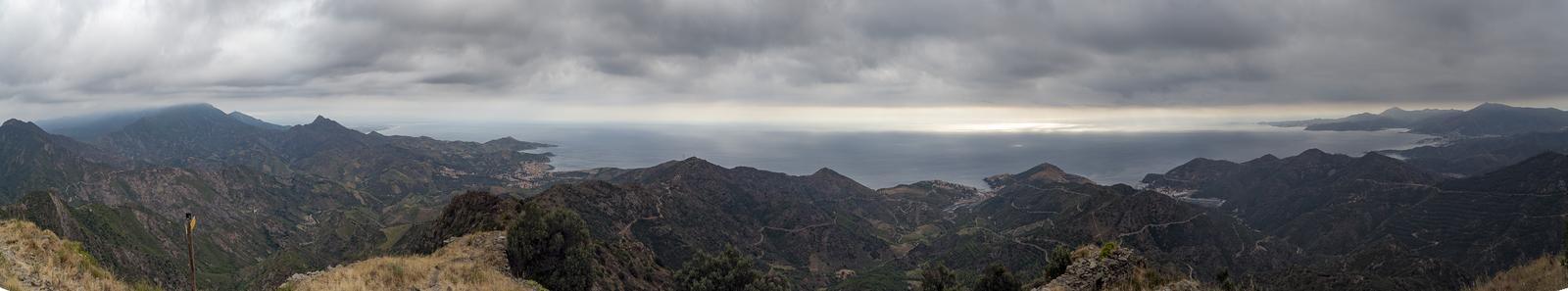 El darrer passatge de Benjamin. Banyuls Portbou Colera Llançà Port de la Selva des del cim del Querroig. FOTO: Catalunya-Palau Robert El darrer passatge de Benjamin. Banyuls Portbou Colera Llançà Port de la Selva des del cim del Querroig. FOTO: Catalunya-Palau Robert