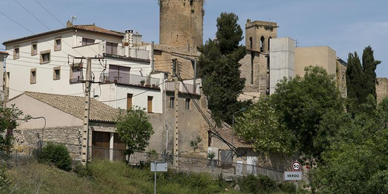 ´Verdú. Castell de Verdú i campanar de l'església de Santa Maria. FOTO: Catalunya-Palau Robert