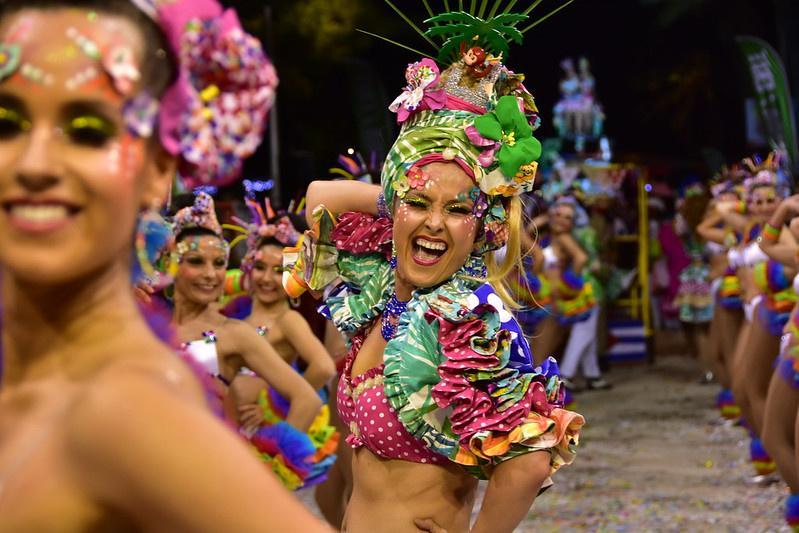 Rua de Comparses del Carnaval de Sitges FOTO Turisme Sitges