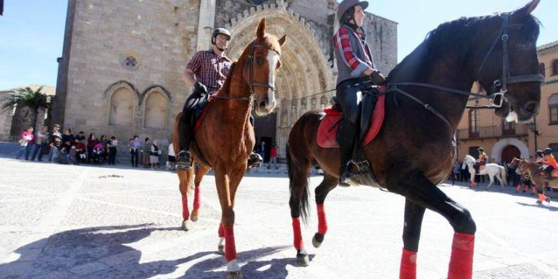 La Cavallada a Castelló d'Empúries FOTO Castelloempuriabrava