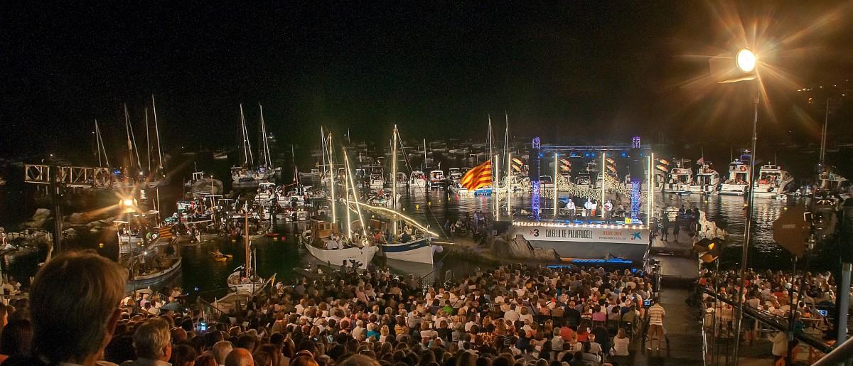 Cantada d'havaneres a Calella de Palafrugell